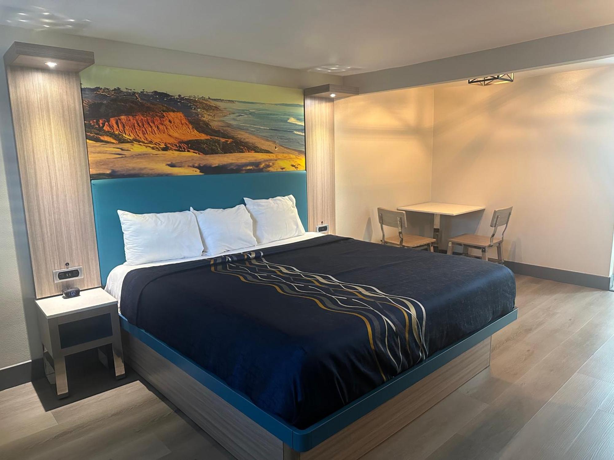 Super 8 By Wyndham Oceanside Downtown 호텔 외부 사진