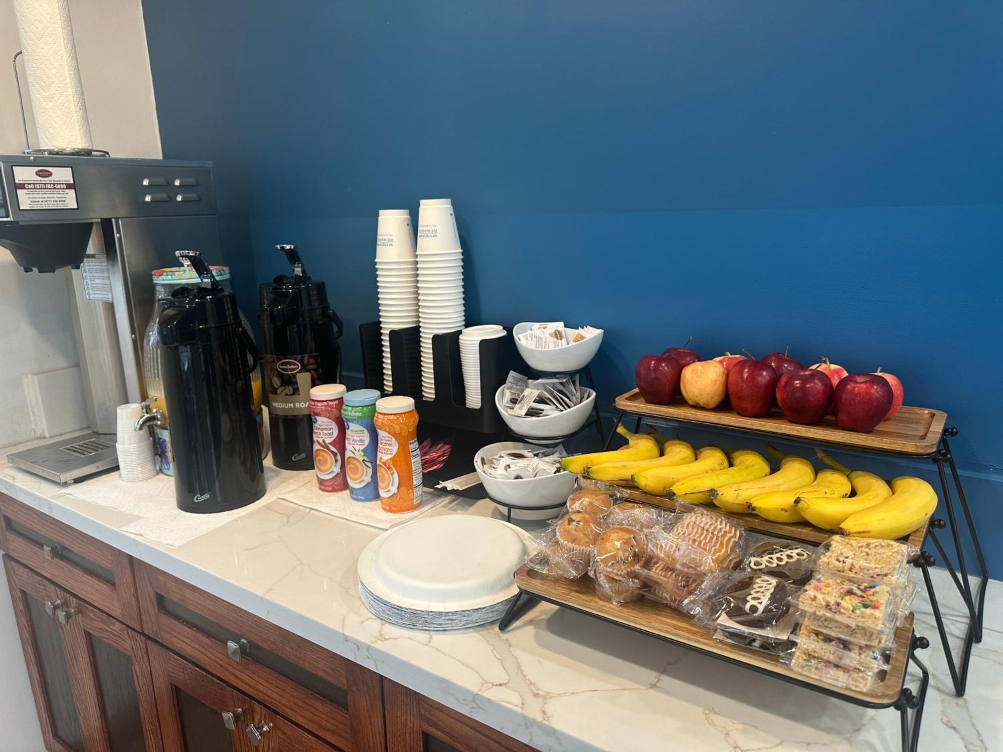 Super 8 By Wyndham Oceanside Downtown 호텔 외부 사진