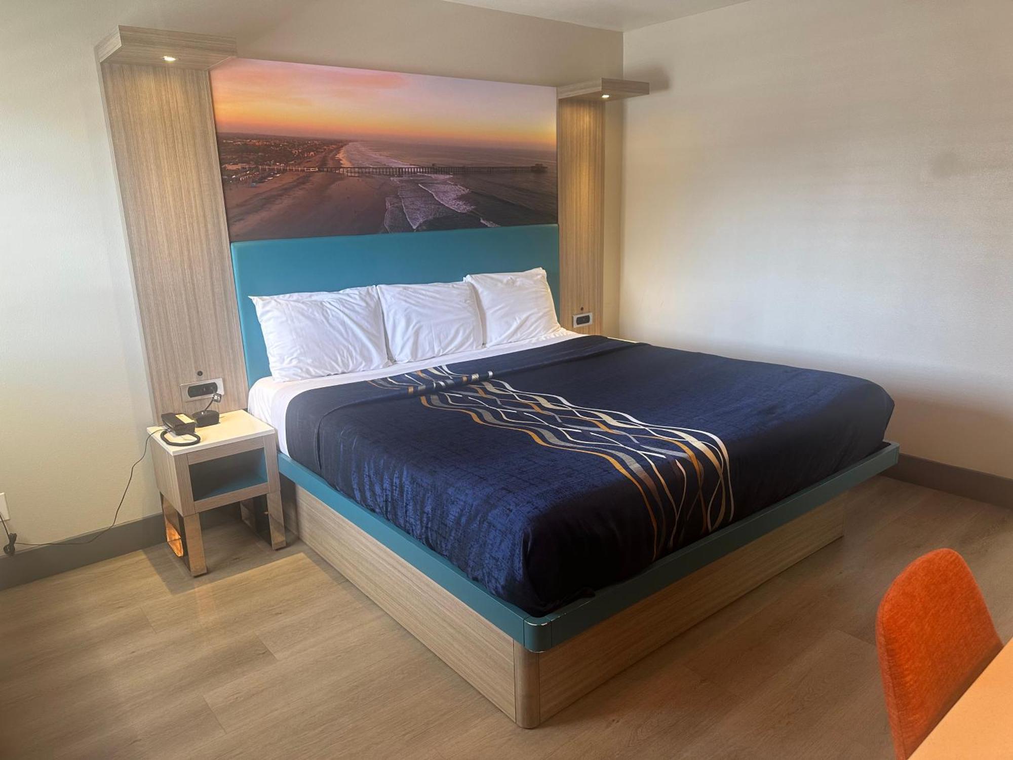 Super 8 By Wyndham Oceanside Downtown 호텔 외부 사진