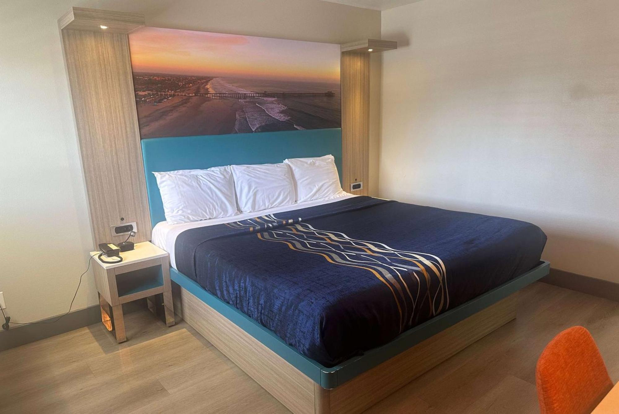 Super 8 By Wyndham Oceanside Downtown 호텔 외부 사진