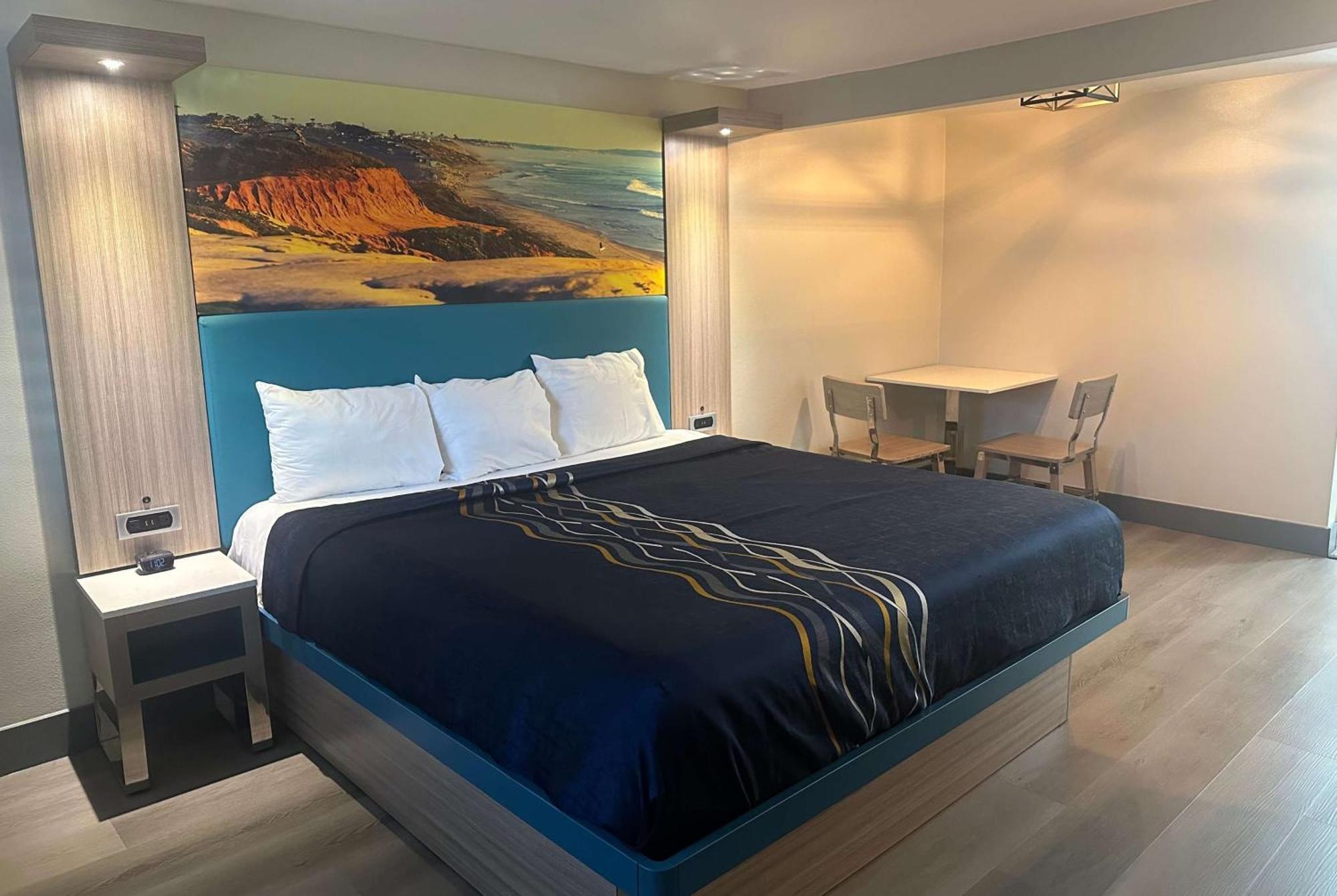 Super 8 By Wyndham Oceanside Downtown 호텔 외부 사진