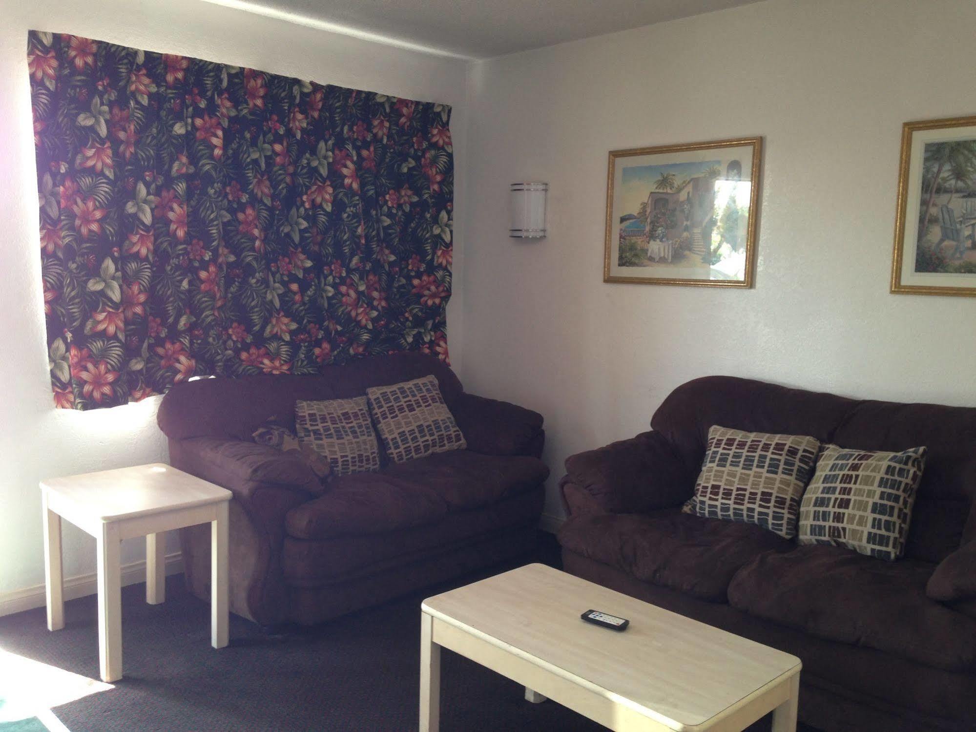 Super 8 By Wyndham Oceanside Downtown 호텔 외부 사진
